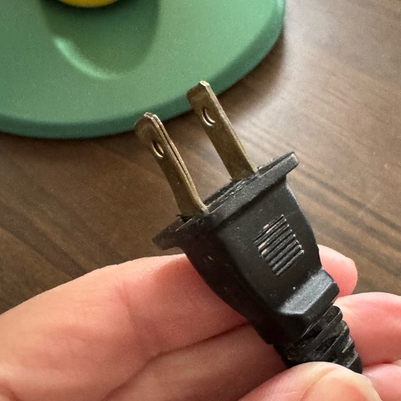 Vintage 80's Toucan Table Lamp - Picture 6 of 6